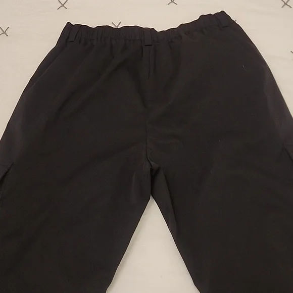 Halara Size Large Black Joggers With Cargo Pockets - Picture 4 of 10